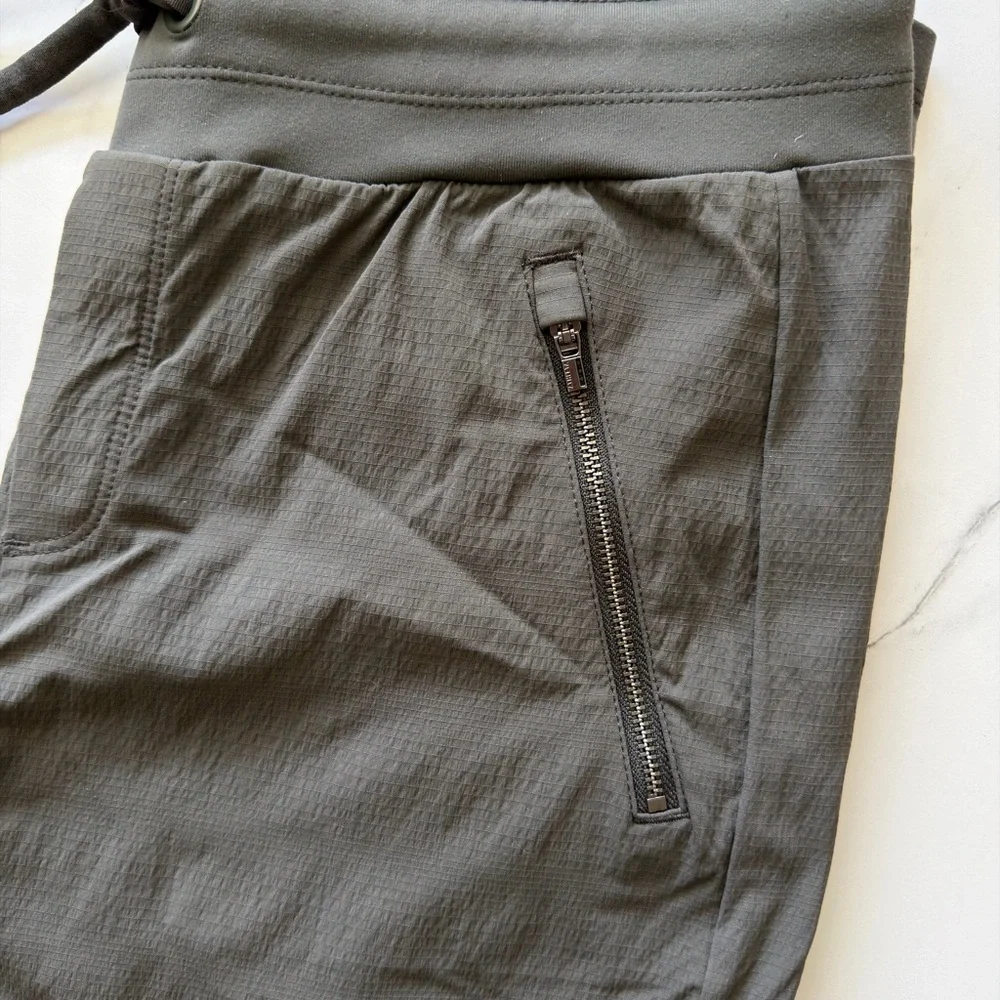 Athleta Trekkie North Jogger Olive Green Pants Size 8 Lightweight Travel Hiking - Picture 4 of 9